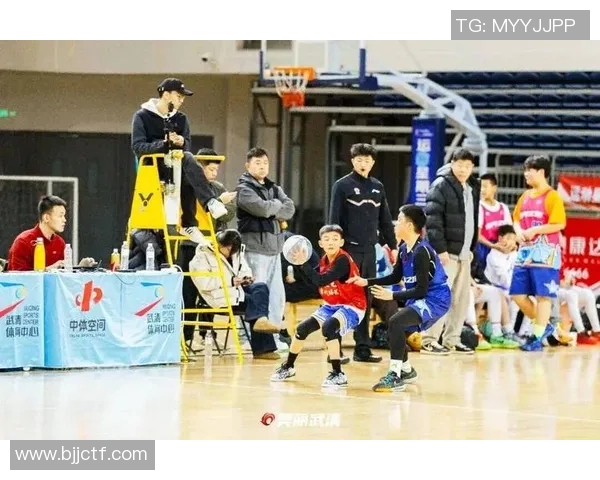 北京首钢与天津荣钢激战正酣谁将赢得这场篮球巅峰对决